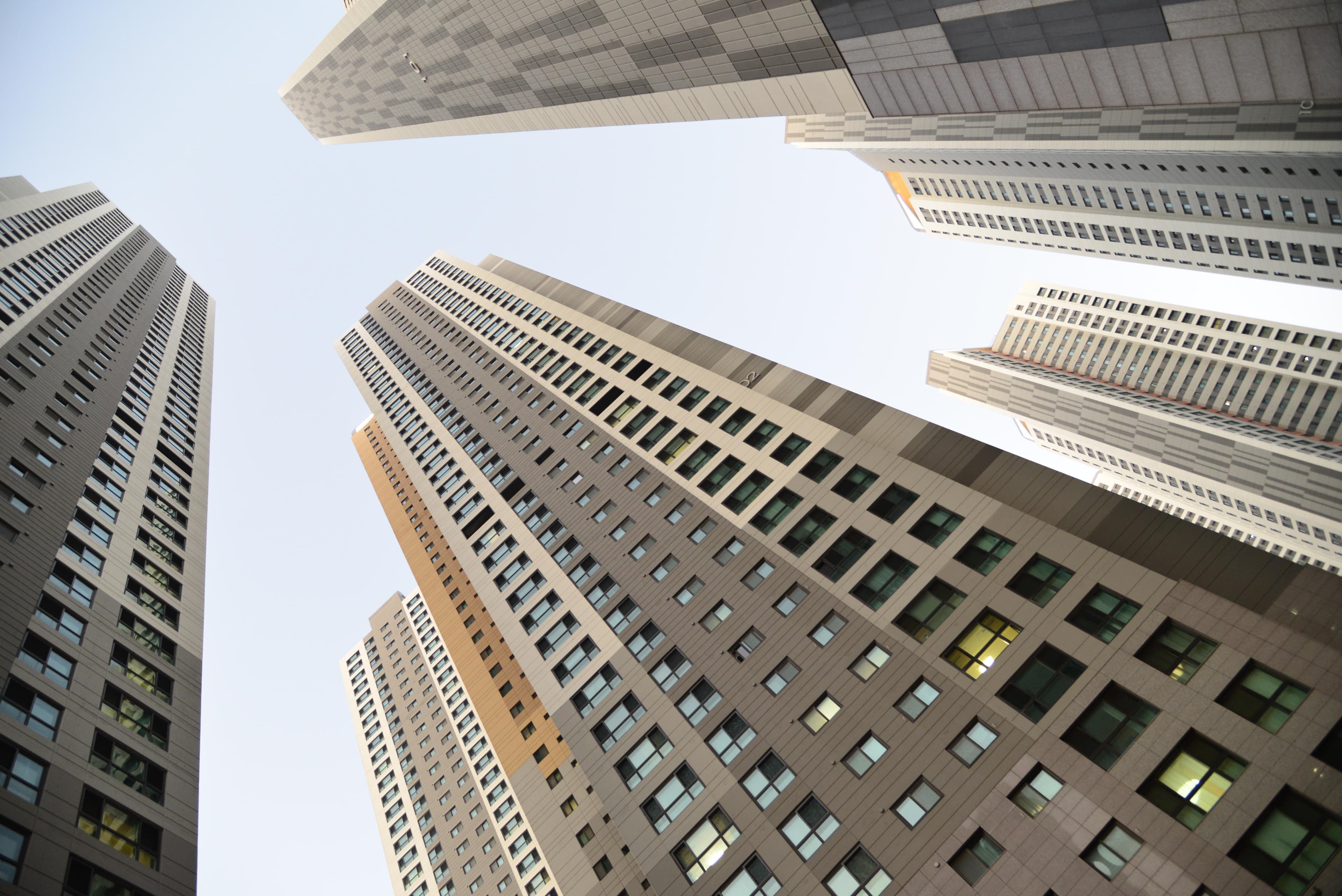 Perspectiva de prédios em low-angle